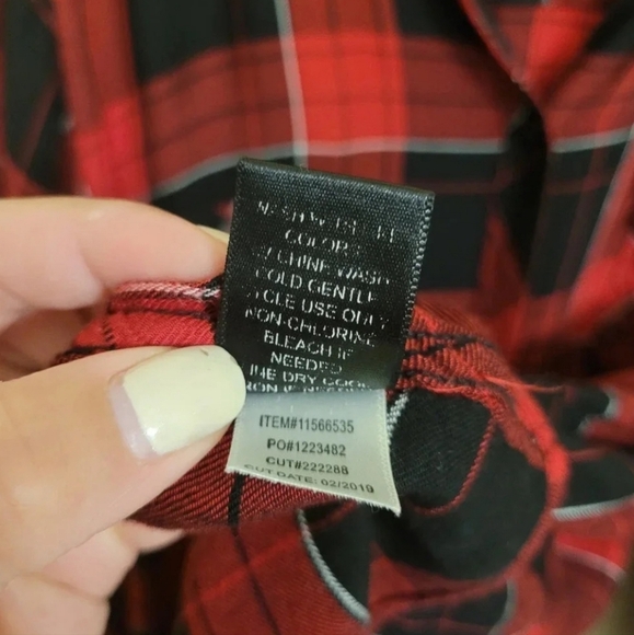 Torrid Black & Red plaid Button Down shirt - Picture 4 of 6